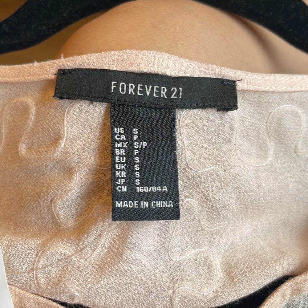 Forever 21 Woven Top - Picture 3 of 3